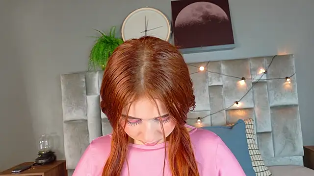 StarrMoon   online show from April 7, 2026, 3:19 am