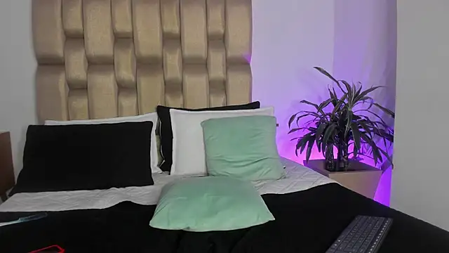 dasharoose online show from April 7, 2026, 8:21 pm