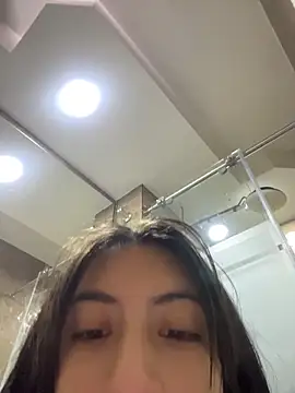 Snapshot of Velunett_19 chatting on April 16, 2026, 2:40 pm Velunett 19 online show from April 16, 2026, 2:40 pm