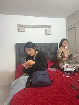 Snapshot of Velunett_19 chatting on April 4, 2026, 1:01 am Velunett 19 online show from April 4, 2026, 1:01 am