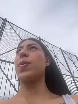 Snapshot of Velunett_19 chatting on April 5, 2026, 8:59 pm Velunett 19 online show from April 5, 2026, 8:59 pm