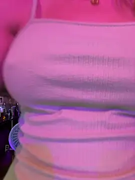 zelyramonvielly online show from April 14, 2026, 12:37 am