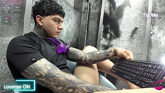 Snapshot of Gury_tattoo chatting on May 30, 2026, 4:56 pm Gury tattoo online show from May 30, 2026, 4:56 pm