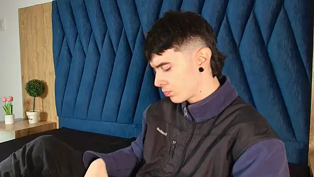 lio     online show from April 6, 2026, 2:51 am