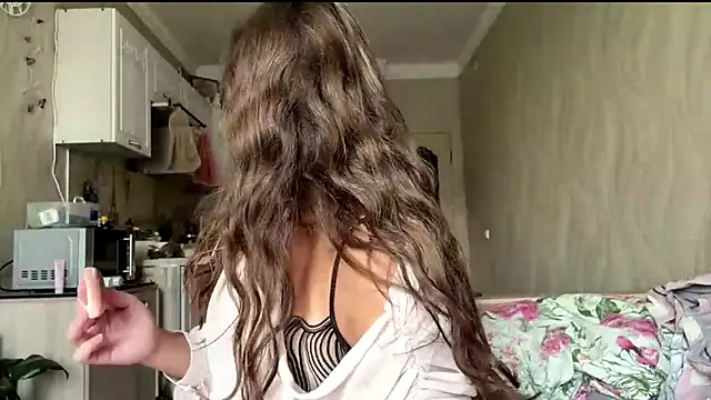 Snapshot of kamila_18_french chatting on June 23, 2026, 3:15 am kamila 18 french online show from June 23, 2026, 3:15 am