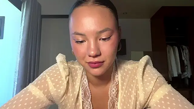 kamila 18 french online show from March 29, 2026, 5:09 am