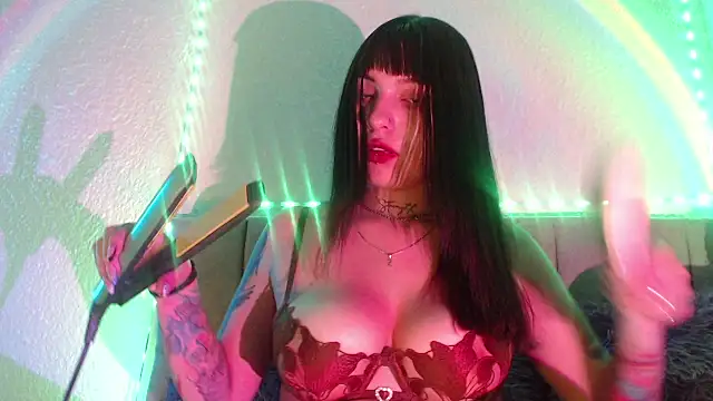 Snapshot of Val_Time chatting on May 28, 2026, 6:25 pm Val Time online show from May 28, 2026, 6:25 pm