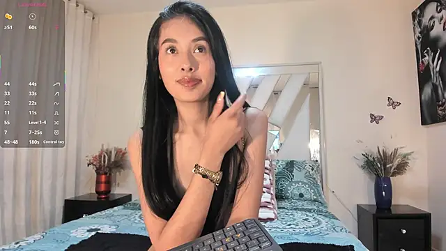 Snapshot of candy_skyy chatting on April 18, 2026, 1:13 pm candy skyy online show from April 18, 2026, 1:13 pm