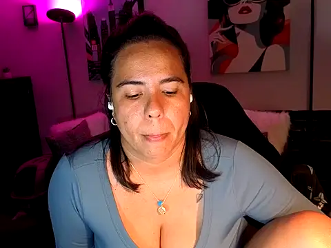 HannaJonns online show from April 13, 2026, 2:48 am