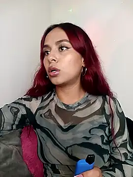 EmiilyFoxx090 online show from April 4, 2026, 3:46 am