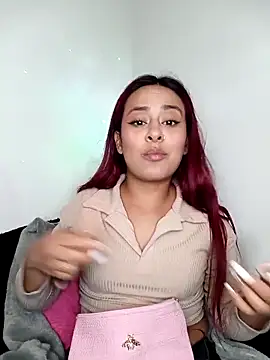 EmiilyFoxx090 online show from April 15, 2026, 3:56 am