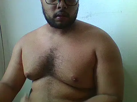 Derick 013 online show from May 17, 2026, 2:50 pm