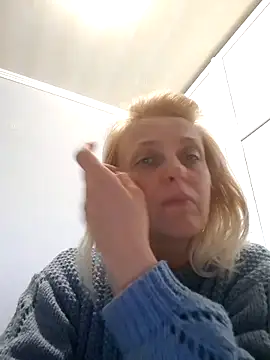 MiaLove183 online show from March 24, 2026, 2:17 pm