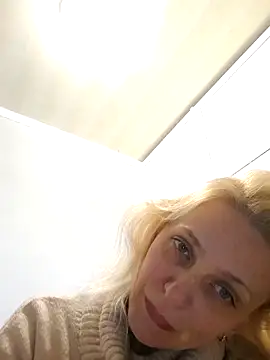 MiaLove183 online show from March 30, 2026, 1:56 pm