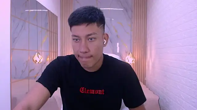 DominantBoy4 online show from March 21, 2026, 1:04 pm