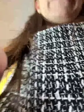 natashakinski online show from April 3, 2026, 6:03 pm