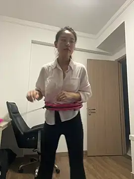 Snapshot of A-Kristen chatting on April 9, 2026, 12:55 pm A-Kristen online show from April 9, 2026, 12:55 pm