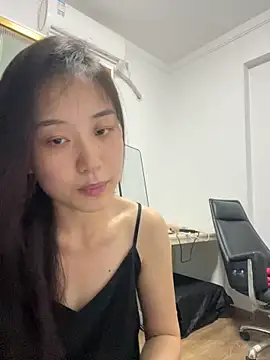 Snapshot of A-Kristen chatting on April 13, 2026, 3:38 pm A-Kristen online show from April 13, 2026, 3:38 pm