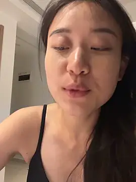 Snapshot of A-Kristen chatting on April 16, 2026, 2:07 pm A-Kristen online show from April 16, 2026, 2:07 pm