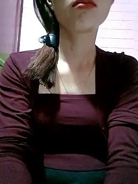 Snapshot of AmyLinee01 chatting on April 9, 2026, 5:20 am AmyLinee01 online show from April 9, 2026, 5:20 am