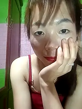 Snapshot of AmyLinee01 chatting on April 3, 2026, 5:03 am AmyLinee01 online show from April 3, 2026, 5:03 am