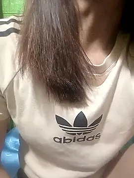 Snapshot of AmyLinee01 chatting on April 6, 2026, 6:09 pm AmyLinee01 online show from April 6, 2026, 6:09 pm