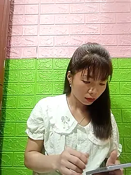 Snapshot of AmyLinee01 chatting on July 1, 2026, 11:54 am AmyLinee01 online show from July 1, 2026, 11:54 am