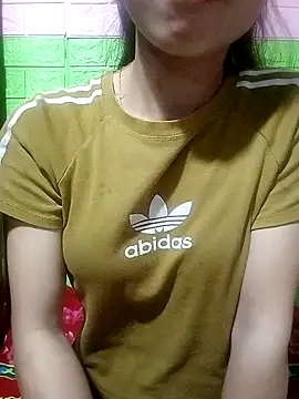 Snapshot of AmyLinee01 chatting on April 5, 2026, 5:25 am AmyLinee01 online show from April 5, 2026, 5:25 am