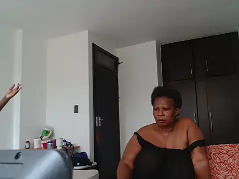 Lucia-boobs online show from March 26, 2026, 4:55 am