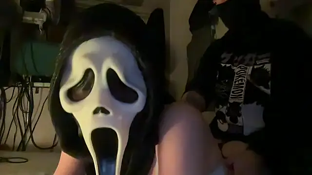 SilentScreamsVan- online show from April 8, 2026, 8:54 pm