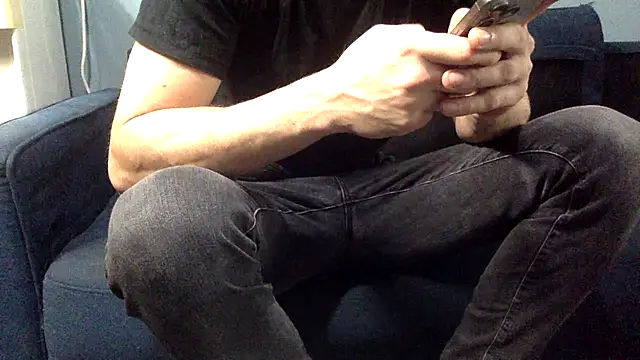 BWCloverboyy online show from April 15, 2026, 7:14 am