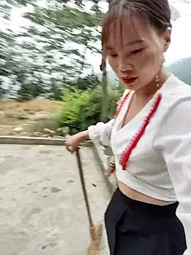 Ruby Lucy online show from April 4, 2026, 11:44 pm