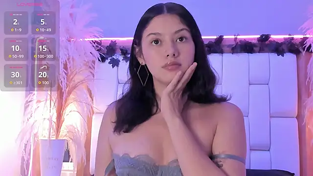 DaniandCute online show from April 17, 2026, 1:41 am