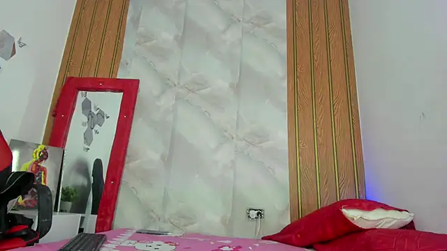 Snapshot of pahula_M chatting on May 11, 2026, 2:45 pm pahula M online show from May 11, 2026, 2:45 pm