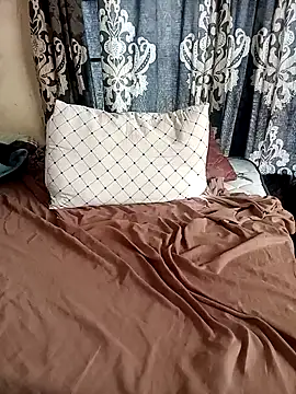 Snapshot of VrXis chatting on April 15, 2026, 2:21 pm VrXis online show from April 15, 2026, 2:21 pm