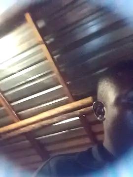 Snapshot of VrXis chatting on April 15, 2026, 10:32 pm VrXis online show from April 15, 2026, 10:32 pm