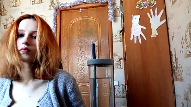 SirenFrost online show from April 7, 2026, 10:06 am