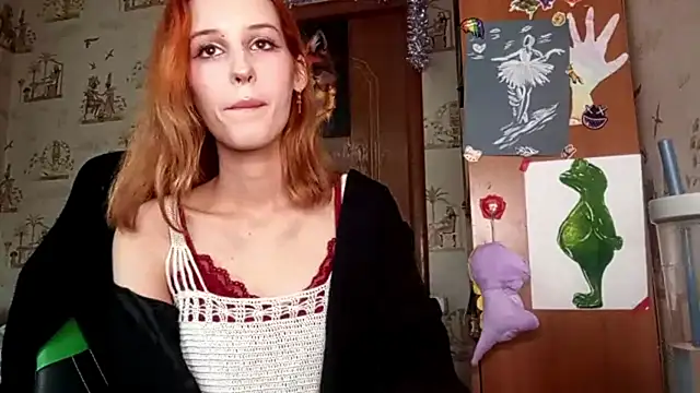 Snapshot of SirenFrost chatting on April 30, 2026, 2:13 pm SirenFrost online show from April 30, 2026, 2:13 pm