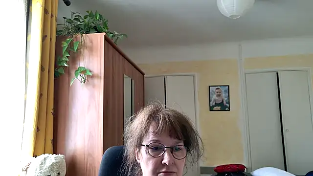 Chrismaturefrench online show from April 20, 2026, 2:51 pm