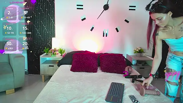 Snapshot of aurora_petitee chatting on April 16, 2026, 1:12 pm aurora petitee online show from April 16, 2026, 1:12 pm