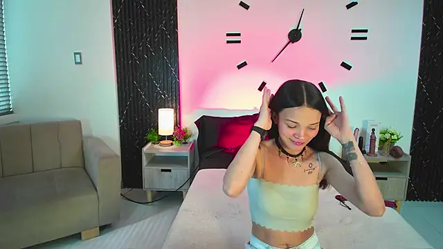 Snapshot of aurora_petitee chatting on April 8, 2026, 1:12 pm aurora petitee online show from April 8, 2026, 1:12 pm