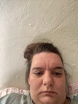 DaddysLiLNaughtyWife online show from April 21, 2026, 3:29 pm