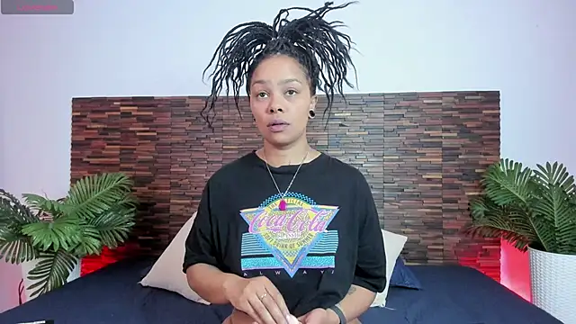 Snapshot of andreazoe chatting on April 14, 2026, 2:33 pm andreazoe online show from April 14, 2026, 2:33 pm