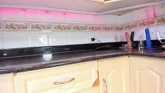 SophiaRivera18 online show from April 8, 2026, 7:59 pm