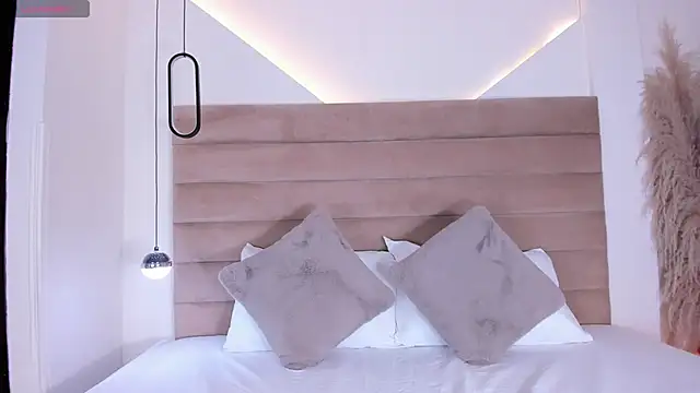 AteneaSweety online show from April 15, 2026, 2:32 pm