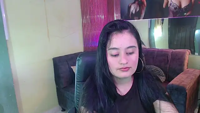 Snapshot of gabriela_tm1 chatting on May 28, 2026, 2:12 pm gabriela tm1 online show from May 28, 2026, 2:12 pm