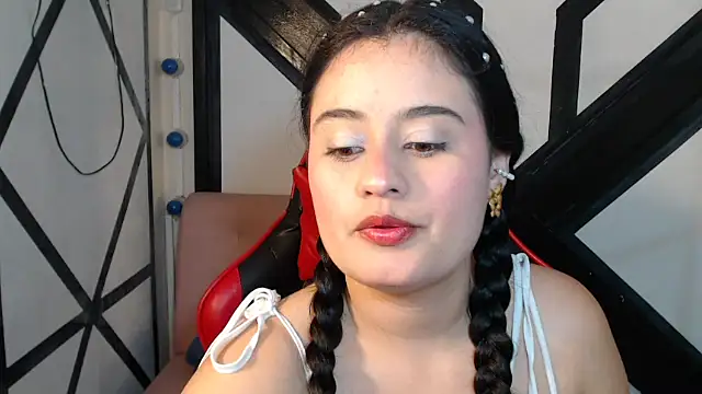 Snapshot of gabriela_tm1 chatting on June 1, 2026, 1:00 pm gabriela tm1 online show from June 1, 2026, 1:00 pm