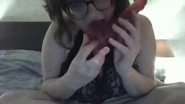 Snapshot of MissEmmaXO chatting on May 9, 2026, 9:18 pm MissEmmaXO online show from May 9, 2026, 9:18 pm