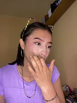 Itze Mua online show from April 5, 2026, 10:00 am