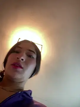 Itze Mua online show from April 1, 2026, 1:41 am